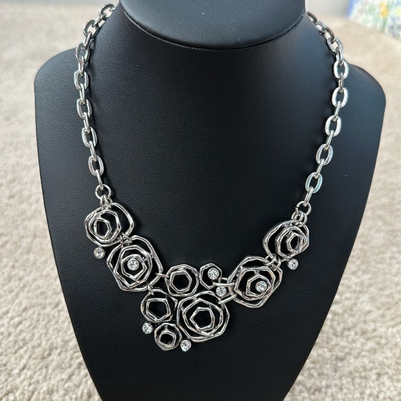Jewelry - Statement necklace